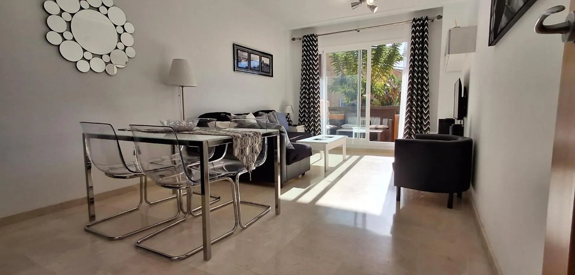 Superb 2 Beds Casares Del Solアパートメント